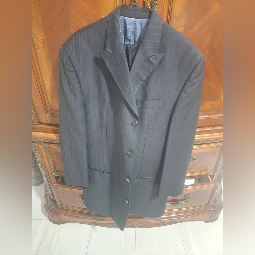 Black Suit - Picture 4 of 7
